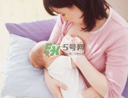 母乳喂養(yǎng)會乳糖不耐受嗎？母乳喂養(yǎng)會過度喂養(yǎng)嗎？