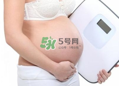 臍帶繞頸是什么原因造成的？臍帶繞頸是多休息還是多運動？