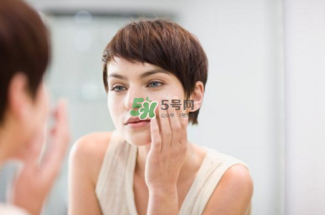 眼霜會(huì)導(dǎo)致脂肪粒嗎？怎么選擇適合自己的眼霜？
