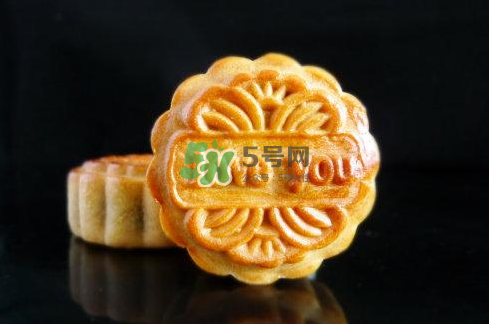 烤箱烤月餅多長(zhǎng)時(shí)間溫度？烤月餅的溫度和時(shí)間 