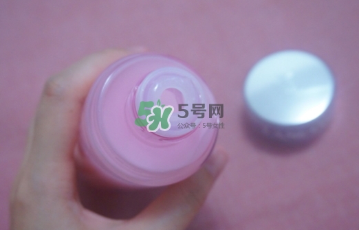 蘭蔻粉水和神仙水哪個好？粉水和神仙水可以一起用嗎？