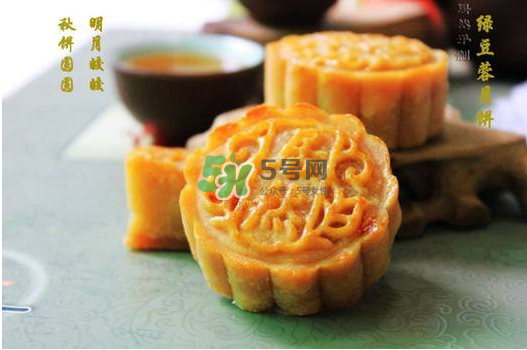 月餅烤裂了什么原因？月餅烤的時(shí)候?yàn)槭裁磿?huì)變形？