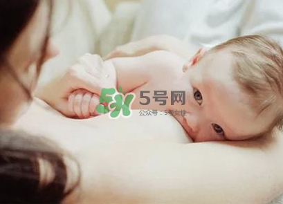 母乳喂養(yǎng)預(yù)防乳腺癌嗎？不喂母乳會(huì)的乳腺癌嗎？