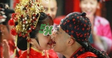 古代鬧洞房都是怎么鬧的？鬧洞房的習(xí)俗是怎么來的？