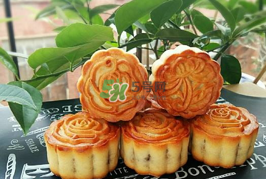 五仁月餅里的紅綠絲是什么？五仁月餅里面有什么？