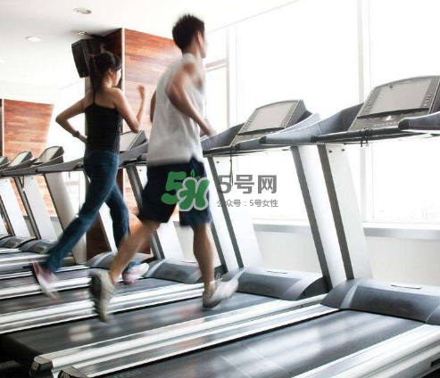 動(dòng)感單車和跑步機(jī)哪個(gè)減肥效果好？動(dòng)感單車和跑步機(jī)哪個(gè)瘦腿快？