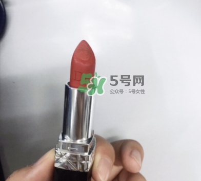 迪奧夾心999多少錢(qián)？迪奧夾心999口紅專(zhuān)柜價(jià)格