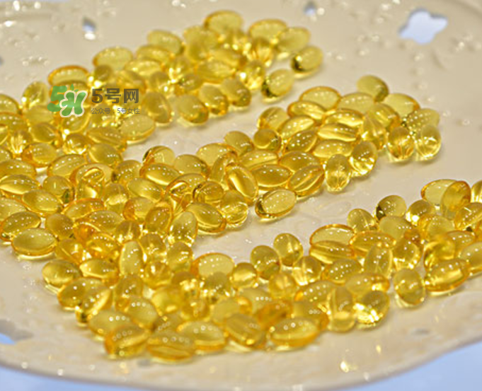 魚肝油可以和鈣一起吃嗎？魚肝油可以和奶粉一起吃嗎？