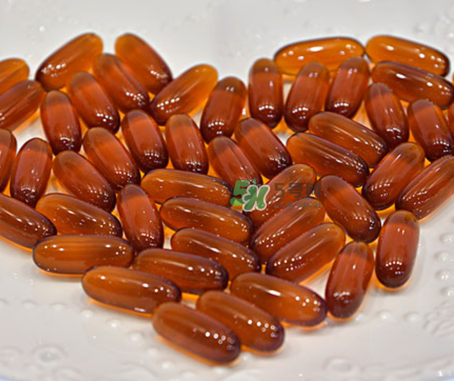 魚肝油可以和鈣一起吃嗎？魚肝油可以和奶粉一起吃嗎？