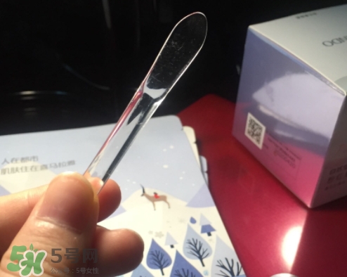 自然堂粉紅素顏霜怎么用？自然堂粉紅素顏霜使用心得