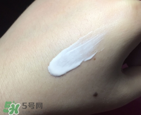 自然堂粉紅素顏霜怎么用？自然堂粉紅素顏霜使用心得