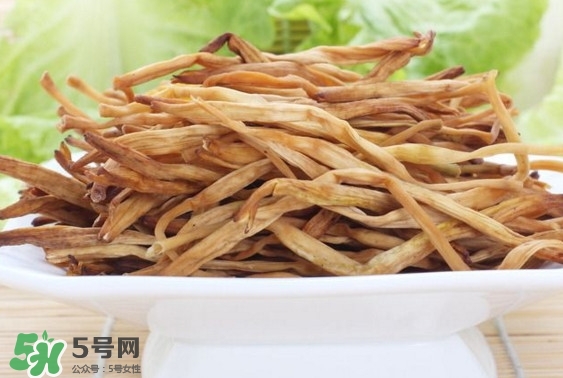 為什么說黃花菜都涼了？黃花菜為什么要抽芯