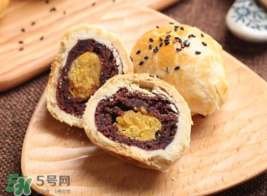 ?蛋黃酥可以不用豬油嗎？蛋黃酥用什么油好？