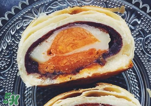 為什么蛋黃酥的皮很硬？蛋黃酥油皮太硬怎么辦？