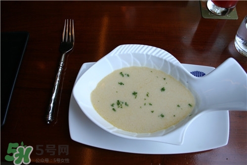 鯽魚湯怎么去腥味？鯽魚湯熬多長(zhǎng)時(shí)間最好？