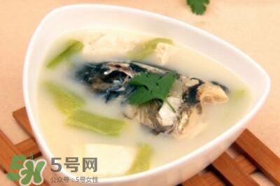 產(chǎn)婦鯽魚湯什么時候喝？產(chǎn)婦鯽魚湯放調(diào)料嗎？
