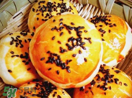蛋黃酥用什么面粉？蛋黃酥能用低筋面粉嗎？