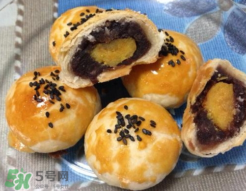 蛋黃酥用什么面粉？蛋黃酥能用低筋面粉嗎？
