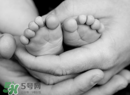 剪臍帶是寶寶疼還是媽媽疼？剪臍帶孕婦會痛嗎？