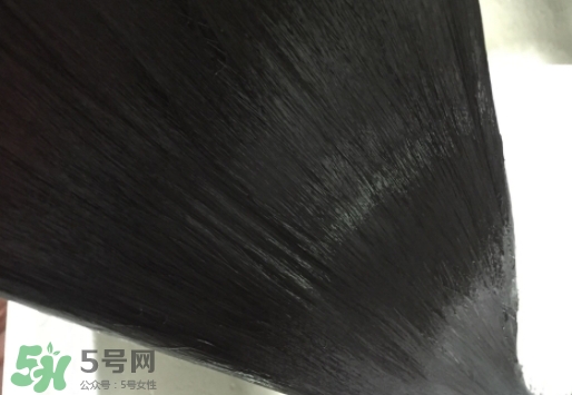 護(hù)發(fā)精油能不能抹頭皮？護(hù)發(fā)精油的危害