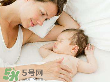 怎么樣培養(yǎng)寶寶自己入睡？怎么樣培養(yǎng)寶寶整夜睡覺？