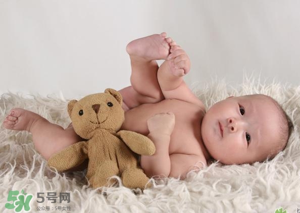 寶寶驚厥是什么癥狀？如何區(qū)別寶寶驚厥和驚跳？