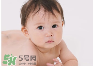 剛出生的寶寶要注意什么？剛出生的寶寶要準備哪些東西？