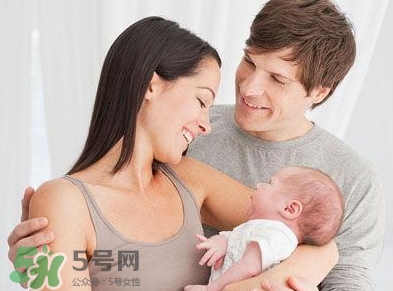 新生寶寶怎么抱？新生寶寶可以豎著抱嗎？
