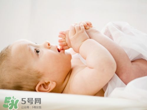 剛出生的寶寶要注意什么？剛出生的寶寶要準備哪些東西？