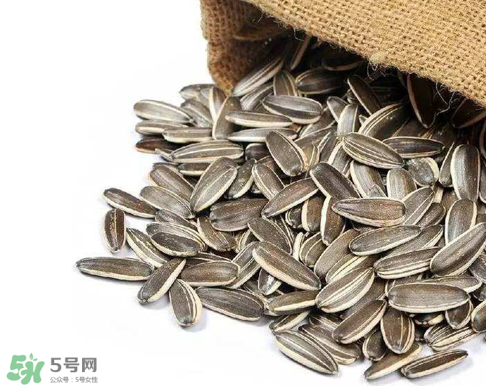 葵花籽是發(fā)物嗎？葵花籽致癌嗎？