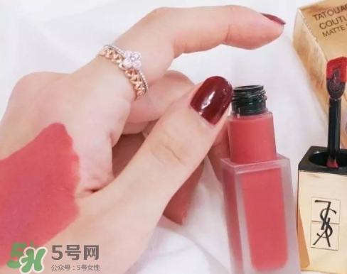 ysl絲絨啞光唇釉怎么樣？ysl啞光唇釉和香奈兒印記唇釉