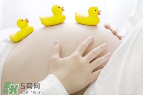 羊水早破多久會生？羊水早破會肚子疼嗎？