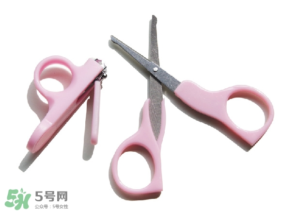 未滿月的寶寶可以剪指甲嗎？寶寶多久剪一次指甲？