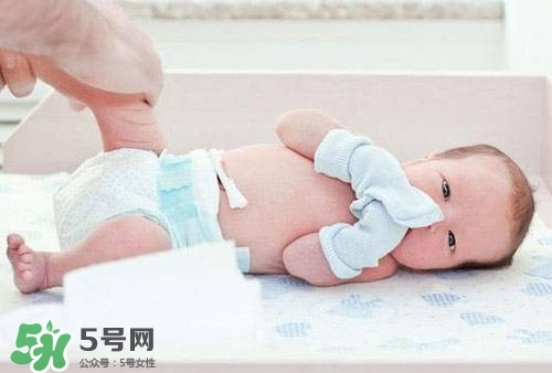 用尿布好還是尿不濕好？用尿布好還是紙尿褲好？