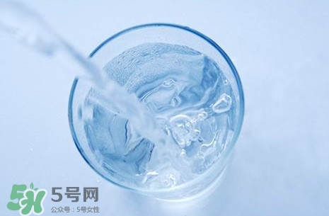 凈化水可以養(yǎng)魚(yú)嗎？?jī)艋梢詻_奶粉嗎