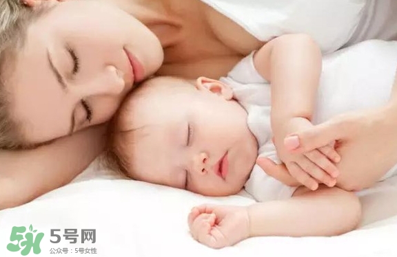 怎么哄寶寶入睡？哄寶寶睡覺的方法