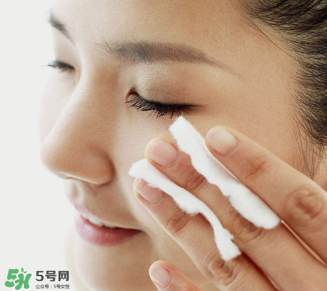 美白水可以去痘印嗎？人們對(duì)化妝水有哪些誤區(qū)？