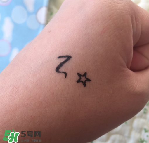 美寶蓮眼線液筆怎么樣？美寶蓮眼線液筆暈染嗎？