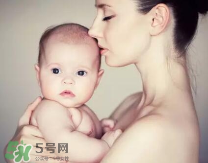 母乳到什么時候就沒營養(yǎng)了？母乳什么時候斷最好？