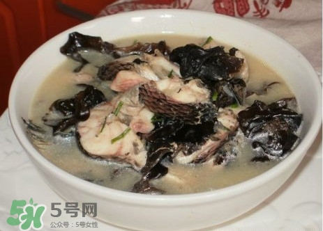 黑魚(yú)湯怎么做不腥？黑魚(yú)湯怎么做才白