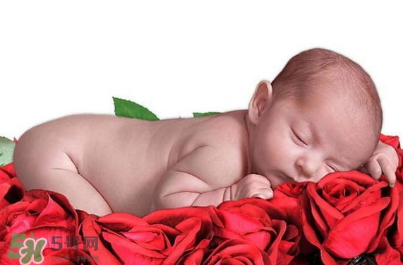 要上班了寶寶吃母乳怎么辦？要上班了寶寶不吃奶瓶怎么辦？
