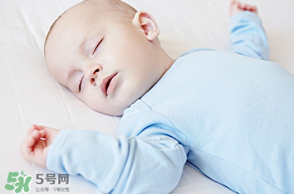 寶寶張嘴睡覺會變丑嗎？寶寶張嘴睡覺的危害