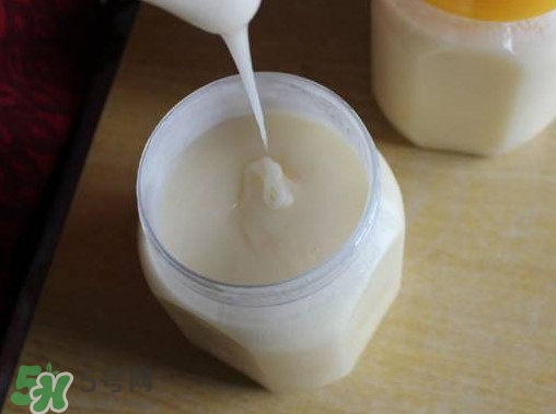 椴樹蜜和百花蜜哪個(gè)好？椴樹蜜和百花蜜的區(qū)別