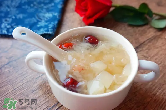 秋季養(yǎng)生食譜有哪些？秋季健康靠這些