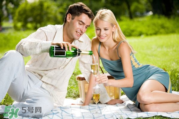剖腹產(chǎn)后同房為什么會(huì)痛出血怎么辦？