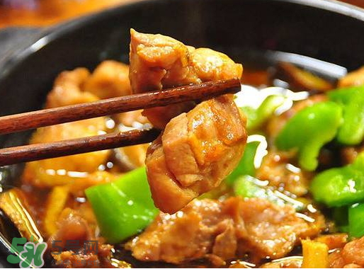美國黃燜雞米飯為什么那么貴？美國黃燜雞米飯多少錢一份？