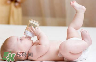 寶寶喝礦泉水好還是自來水好？寶寶喝哪種水好？
