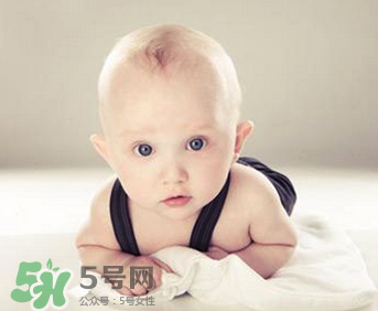 新生兒要多抱抱嗎？新生兒應(yīng)該是多抱還是多躺？