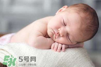 臍疝是什么？臍疝對(duì)寶寶有什么影響？