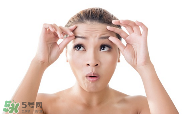 抬頭紋太重怎么辦？撫平抬頭紋只需這幾招